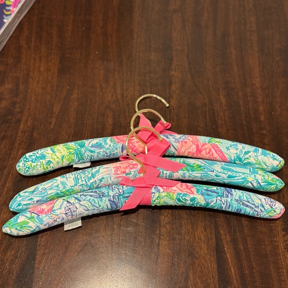 Lilly Pulitzer Tropical Print Padded Hangers - Set of 3